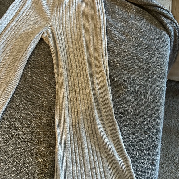 SHEIN Kids Gray Ribbed Leggings - Picture 3 of 4